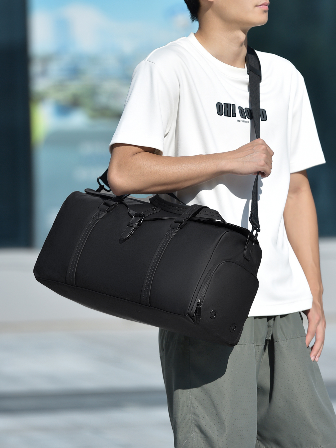 Bolsa de viaje transfronteriza de gran capacidad para hombres, bolsa de fitness impermeable simple, bolsa de zapatos independiente, bolsa deportiva casual para mujeres image 5