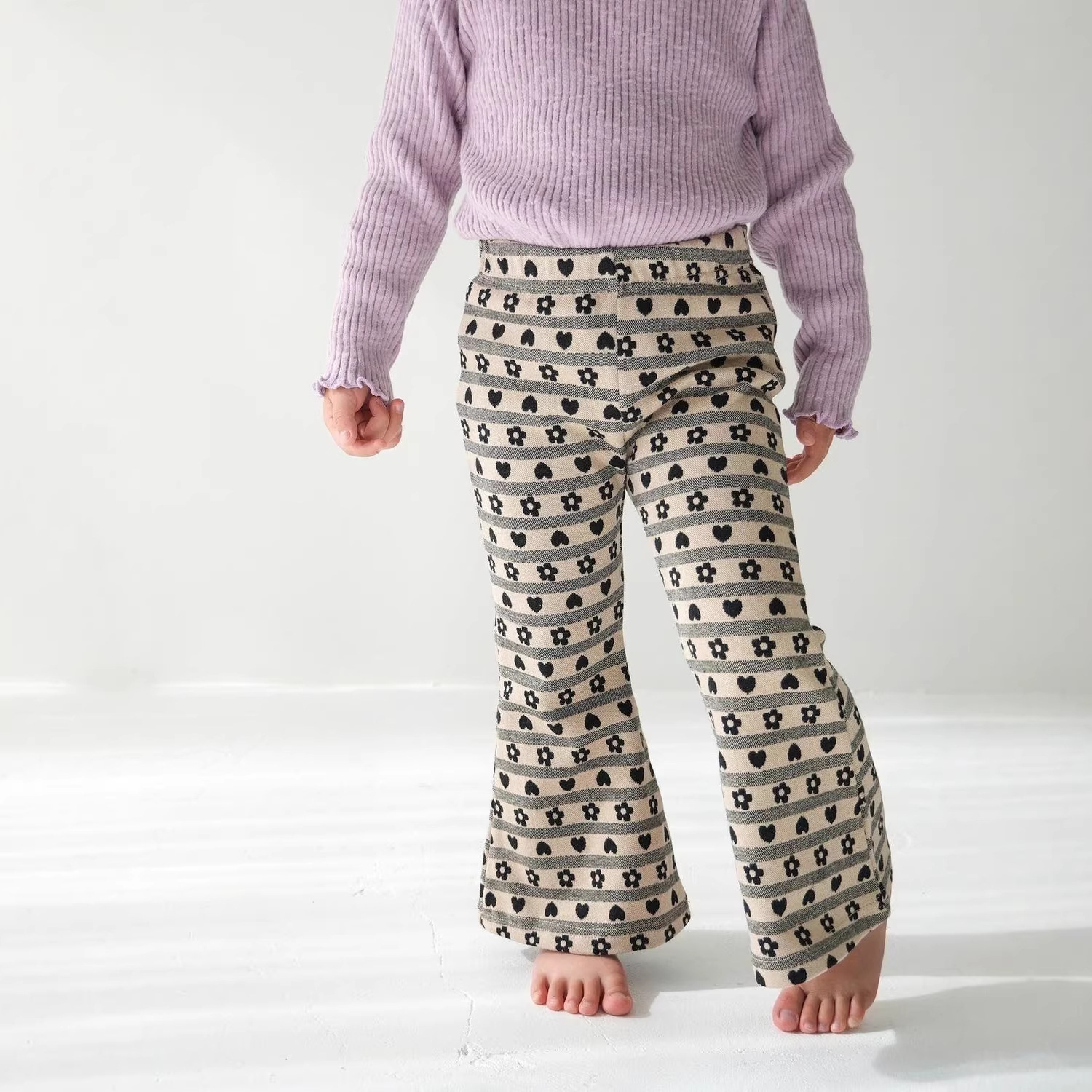 Spring and Autumn Girls' Casual Pants, Stylish and Trendy Korean Style Heart Flower Striped Flare Pants