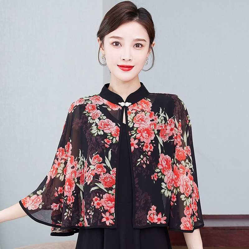 검은 배경에 붉은 모란