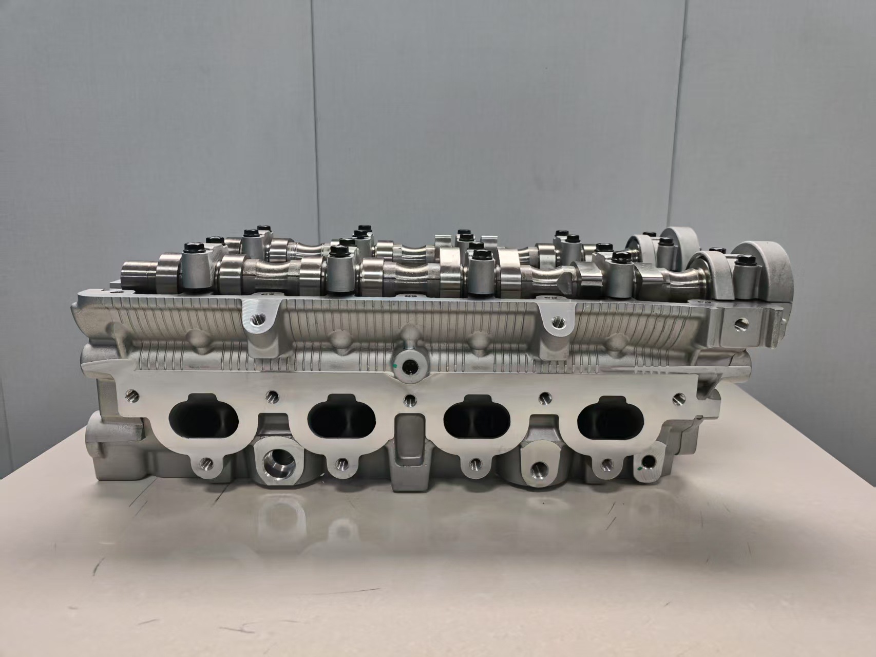 Engine cylinder head F16D3 is suitable for Chevrolet Aveo and other engine cylinder heads