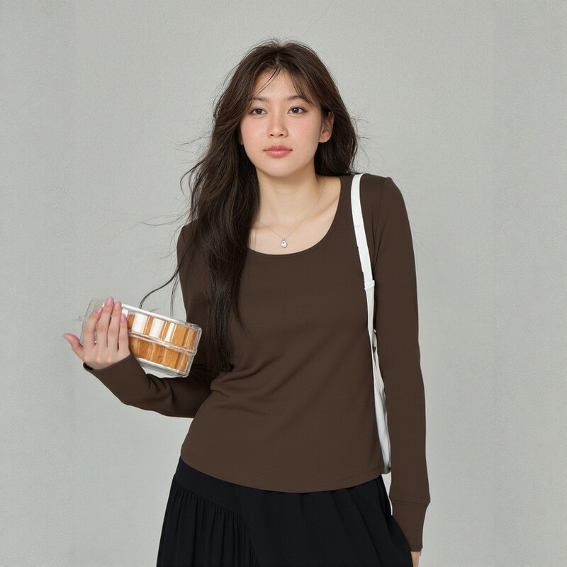 Plus Size Women's Base Shirt for Spring and Autumn, Can Be Worn Outside, High-End Feel, Large U-Neck, Regular Shoulder, Slimming, Tummy-Concealing Knit 3571