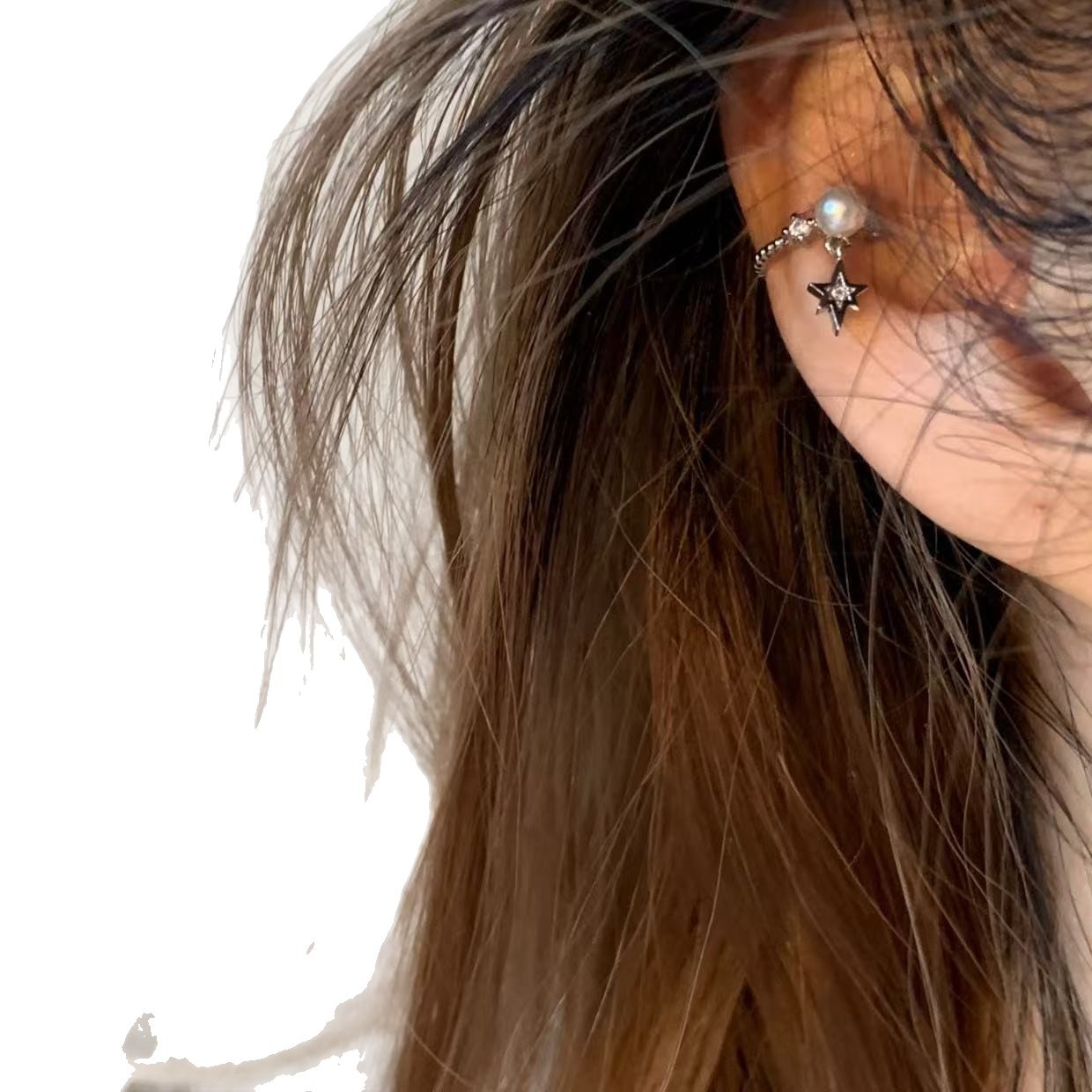 Pendientes tipo ear cuff que se pueden usar sin perforaciones en las orejas, novedad 2026, mini estrella de seis puntas con diamantes y pequeñas perlas, pendientes de personalidad dulce y moderna.