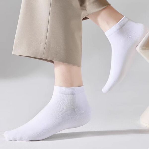 Solid color women's winter demi-season socks for traveling