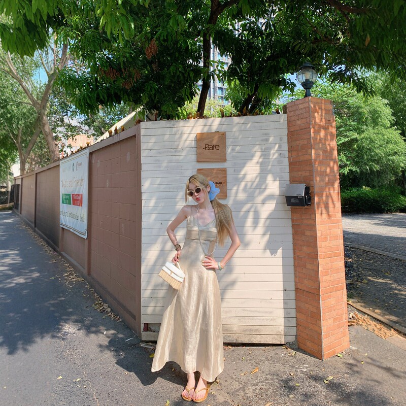 Unique and beautiful khaki summer dress for women, 2026 new seaside vacation style, elegant and slimming long strap dress