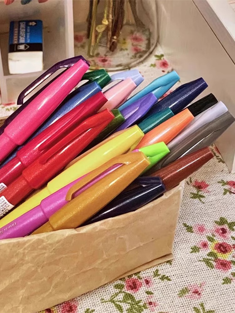 Japón Pentel Pitong Touch Xiuli pen Pincel arte fuente color suave cabeza diario notas escritura tarjeta de felicitación