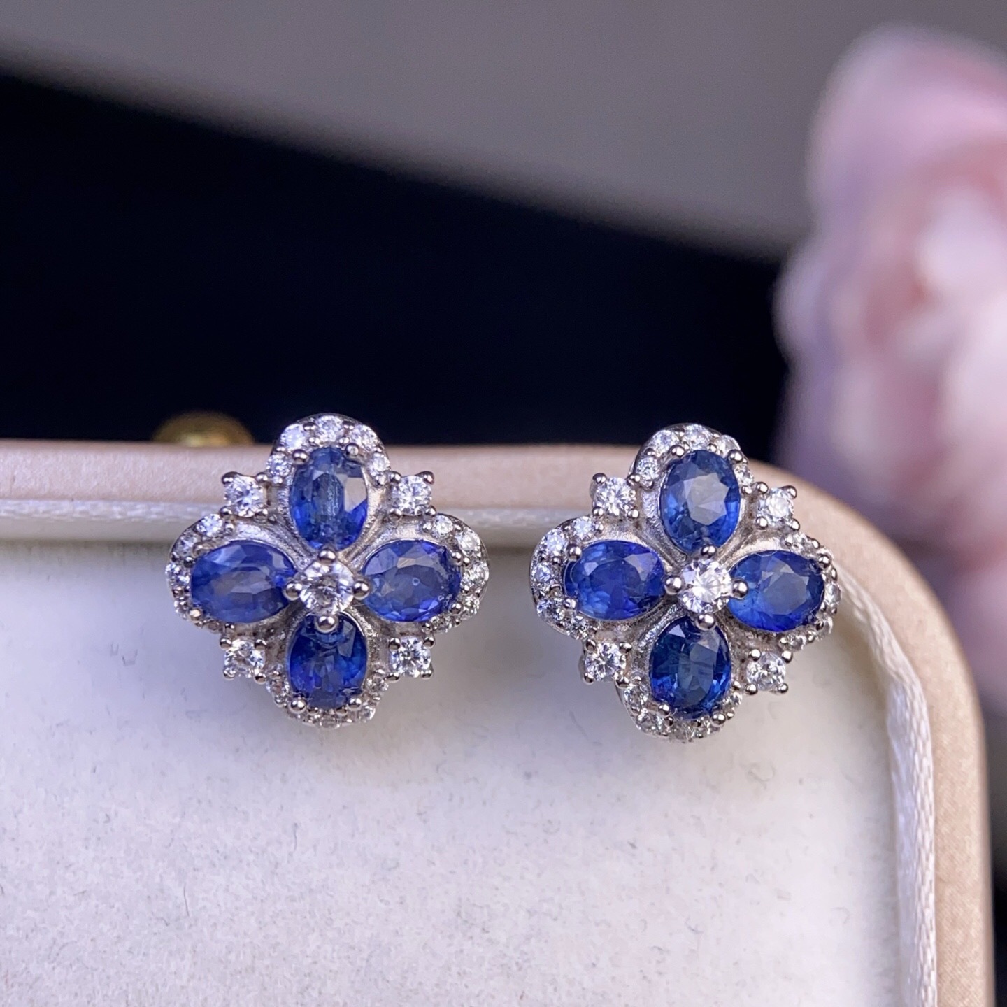 Natural sapphire earrings, premium royal blue, high clarity, full fire color, main stone 3x4mm