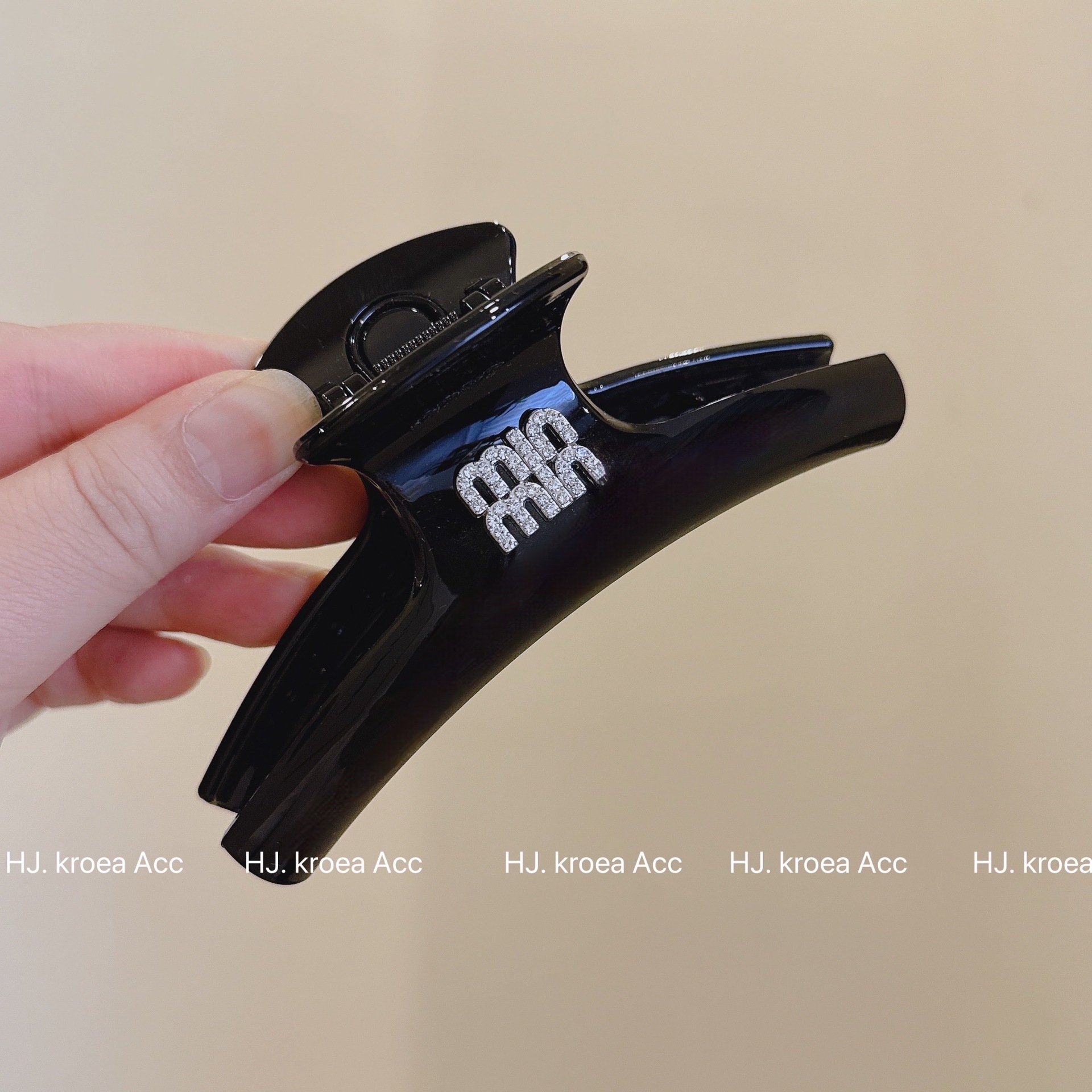 Retro French Style Small Fragrance Clip, Elegant Internet Celebrity Crescent Hair Clip, Exquisite European and American Simple Hair Accessories Ins Style