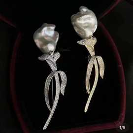 胸针郁金香款巴洛克淡水珍珠胸针精致别针高级感满小众简约设计款
