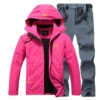 Женский розово-малиновый верх, серые штаны