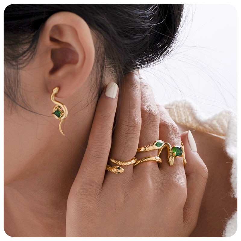 Tina transfronterizo año de la serpiente retro nicho de alta sensación orejas zircon oro medieval apertura ajustable anillo de serpiente