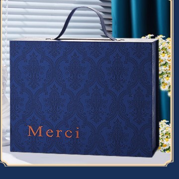 Empty souvenir empty box