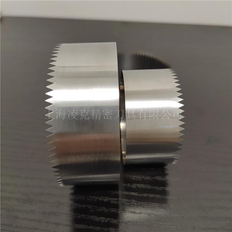 ���ҹ�ӦԲ�ξ���е� �̲豭�ǵ�Ƭ ���ϱ�Ĥ��׵�