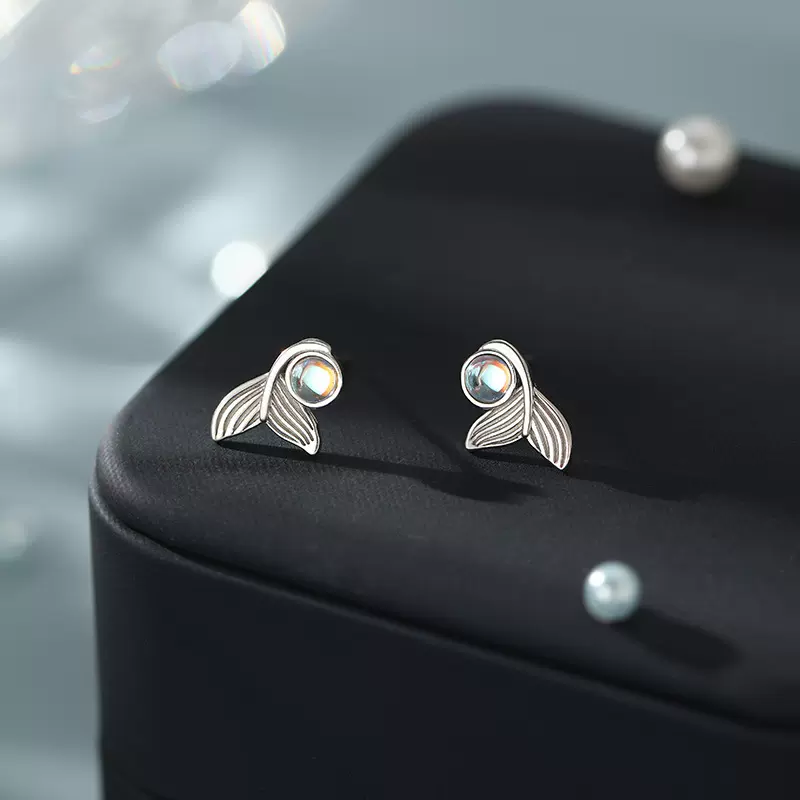 S999足银森系鱼尾耳钉女独特简约小众设计气质韩风养耳洞耳饰代发