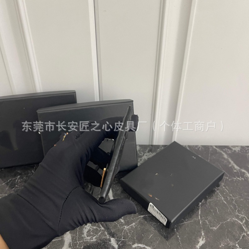 P拉达 卡包卡夹零钱包银行卡袋公交卡包金属标logo名片卡包外贸款|undefined