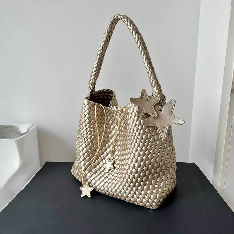 2025 new model BV bag, hand-woven champagne tote bag, large capacity, same style as Gucci, hand-held shoulder bucket bag