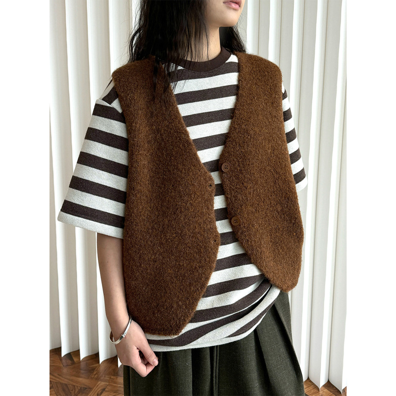 Early Spring New Japanese Retro Wool V-Neck Cardigan Vest Fluffy and Sensual Layered Slimming Top for Women Early Spring New Japanese Retro Wool V-Neck Cardigan Vest Fluffy and Sensual Layered Slimming Top for Women