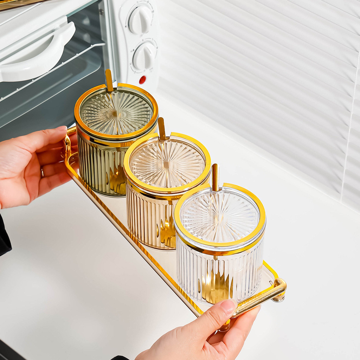 De alta apariencia condimento tarro cocina hogar creativo condimento traje combinación nueva sal MSG caja de almacenamiento de especias Luz de lujo