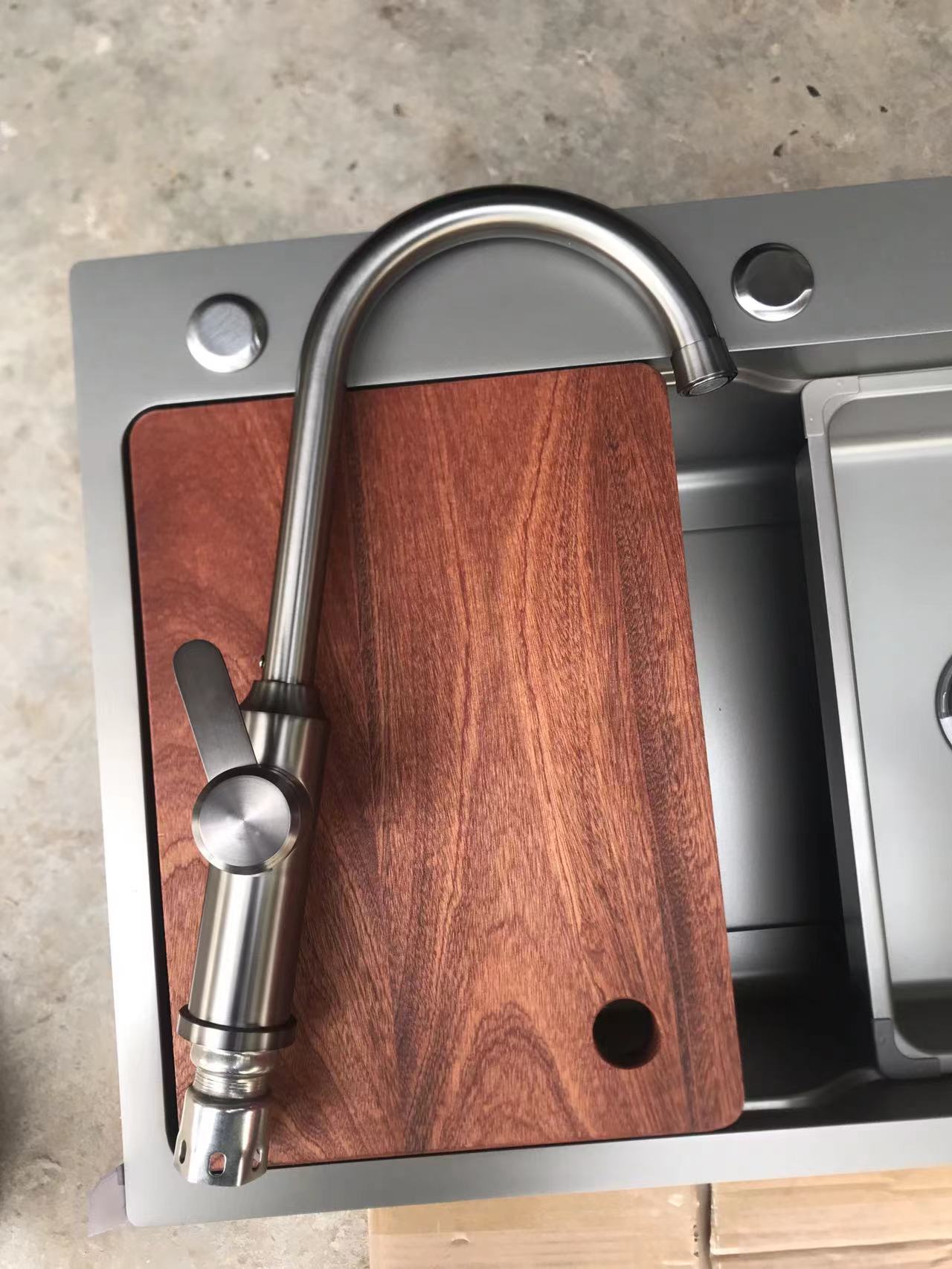 6846+ 회색 대형 볼 냉온수 수도꼭지