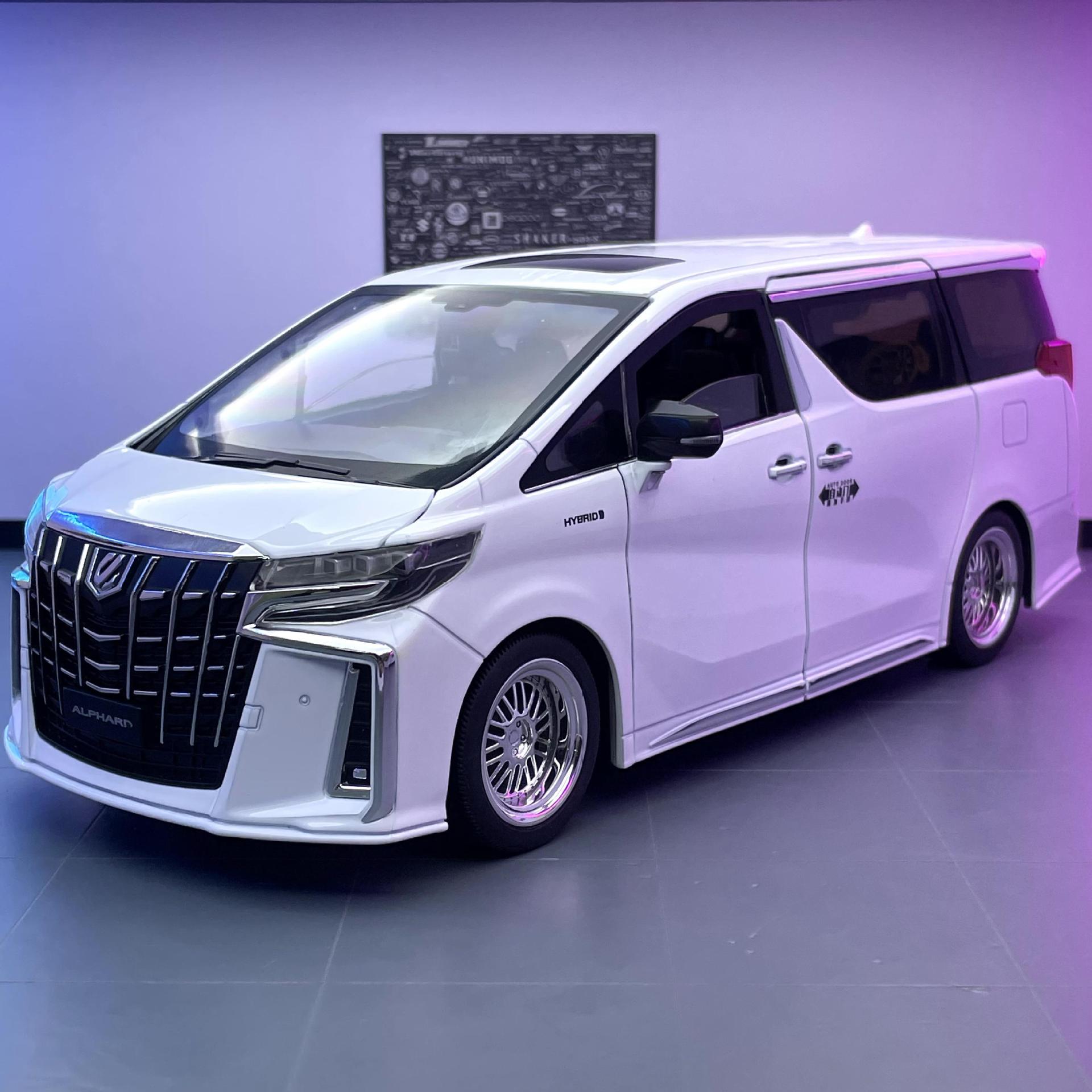 Modelo de coche de aleación Qiyi 1:18 Toyota Alpha doble puerta eléctrica con luz y sonido modelo de coche decoración colección de regalos