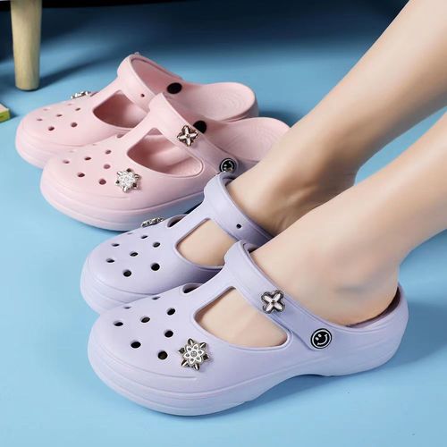 Women's Summer New Holeshoes One-piece Ultra-light Anti-slip Garden Shoes Thick Sole with Head Cover Nurse Beach Slippers for Outdoor Wear