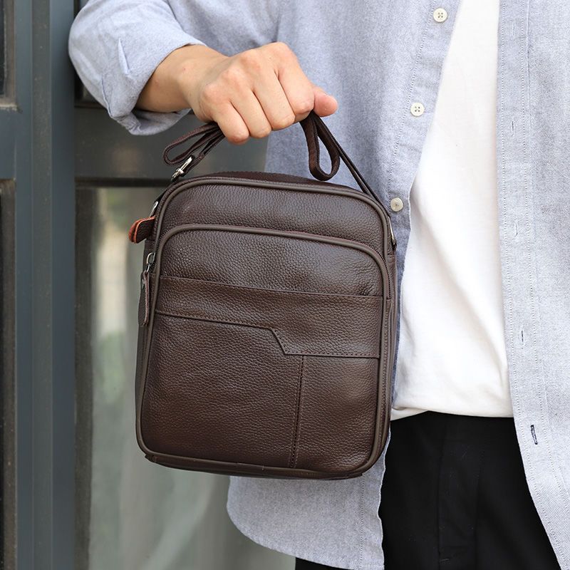 Imagen del Bolso con Cremallera y Grabado en Cuero 2