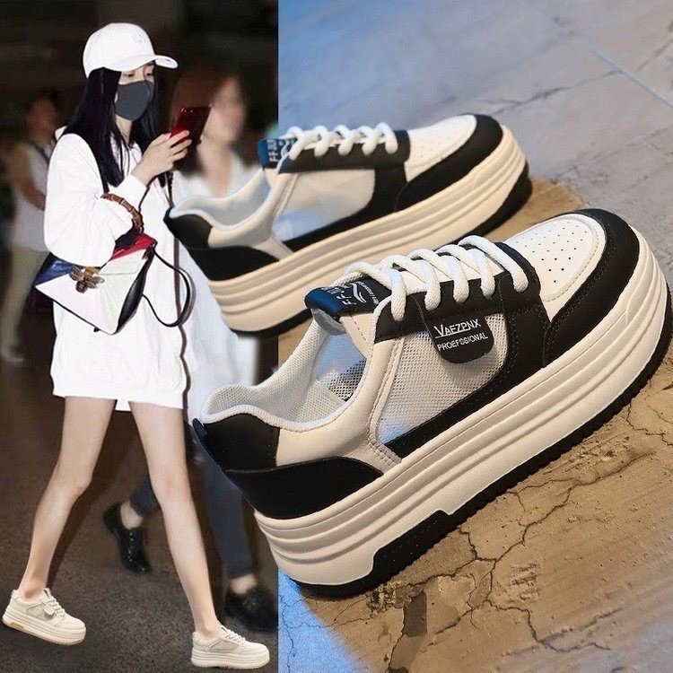 Pequeños zapatos blancos para mujeres primavera y verano 2024 nuevos zapatos de estilo universal zapatos de suela gruesa zapatos casuales de malla transpirables zapatos de mujer