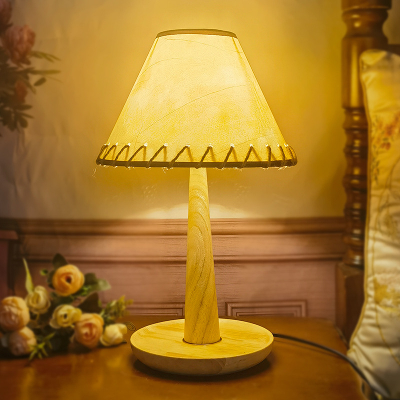 北欧创意台灯卧室暖光床头灯高颜值现代简约儿童房房间木艺小夜灯