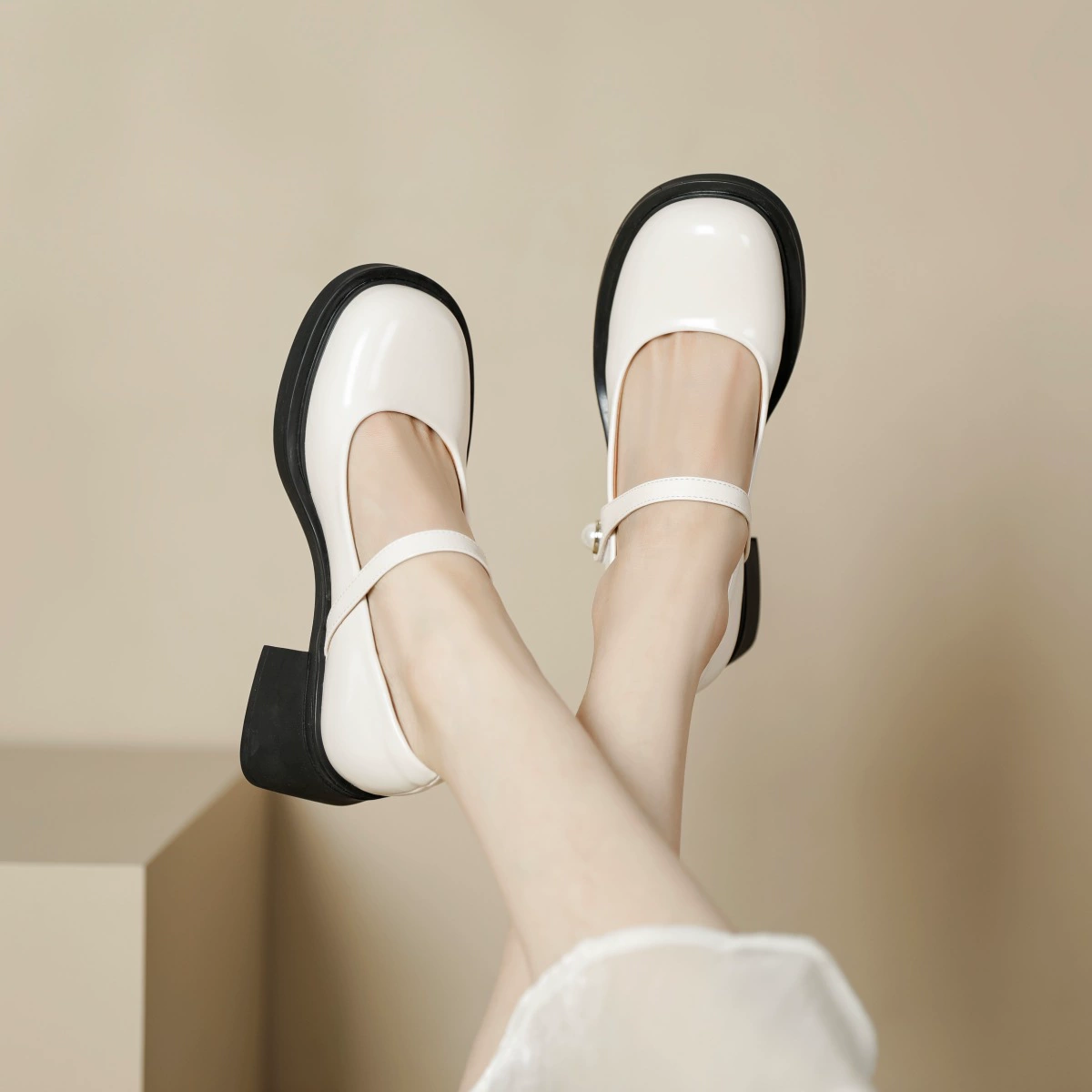 Туфли Мэри Джейн на массивном каблуке, женские однослойные туфли на высоком каблуке в стиле ретро с мелким ртом, весна и осень 2023, универсальные черные рабочие туфли с жемчугом