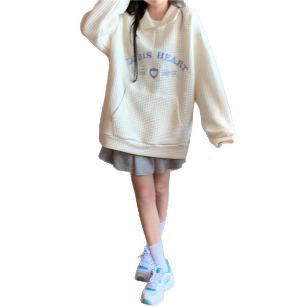 Polo de otoño 2026 con diseño de gofre y cuello vuelto, sudadera oversize bordada para mujer, top para parejas.