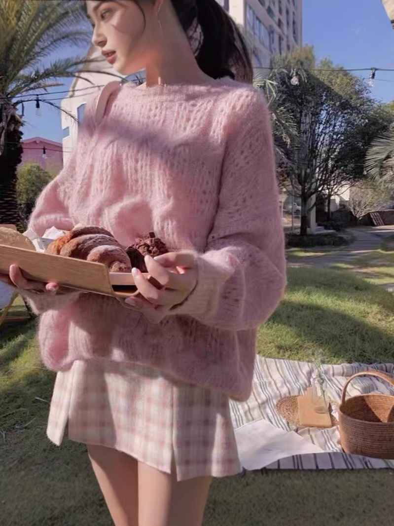 Áo len cổ lọ nữ phong cách Nhật Bản, chất liệu mohair mềm mại, kiểu dáng rộng thoải mái — màu hồng