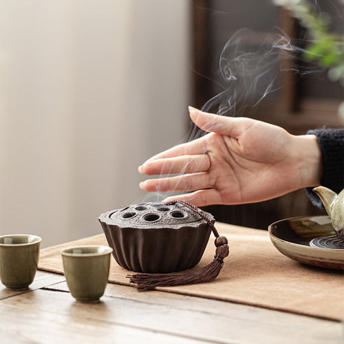 Ceramic Lotus-Shape Hollow Incense Burner, Sandalwood & Agarwood Aroma Diffuser, Calming Home & Indoor Tea Ceremony Large-Sized Mosquito Coil Burner with Tray
