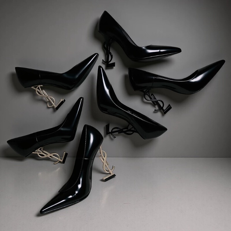 Cross-Border Foreign Trade Women's High Heels with Gold Lettering, Patent Leather Pointed Toe Pumps, 2026 New Style, Elegant and Sexy Socialite Style Cross-Border Foreign Trade Women's High Heels with Gold Lettering, Patent Leather Pointed Toe Pumps, 2026 New Style, Elegant and Sexy Socialite Style