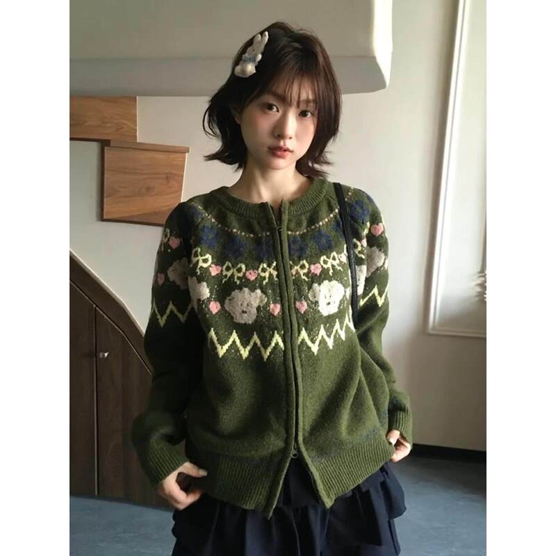 Green retro Fair Isle sweater cardigan for women, 2026 new autumn and winter Christmas outfit, loose, soft, and thick top Green retro Fair Isle sweater cardigan for women, 2026 new autumn and winter Christmas outfit, loose, soft, and thick top