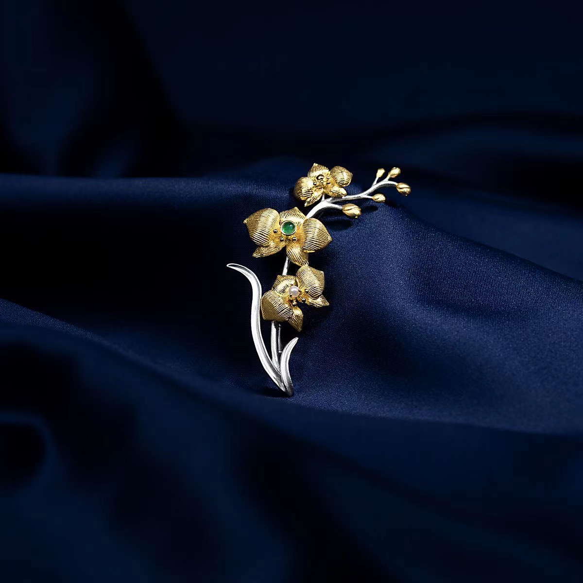 New Chinese-Style Live-Streamed Gold-Plated Copper Butterfly Orchid Pearl Brooch Pendant Birthday Gift for Girls, Practical