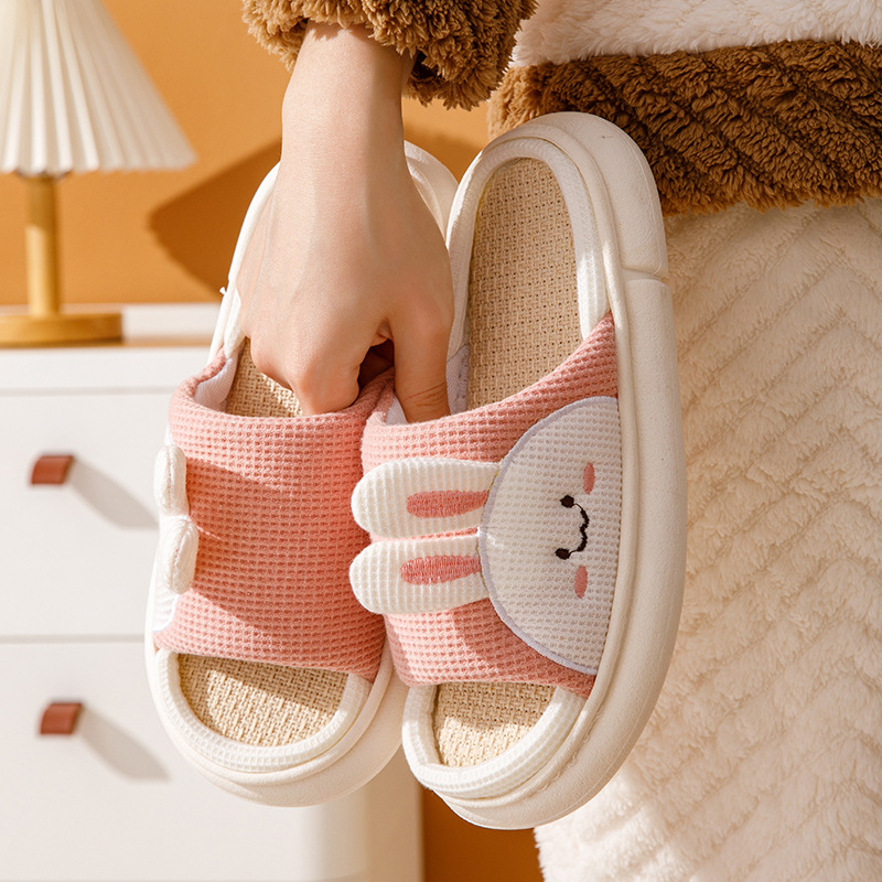 Zapatillas de lino sin cordones de cuatro estaciones de las mujeres lindas antideslizantes para el hogar nuevo hogar de fondo grueso zapatillas de lino de algodón verano