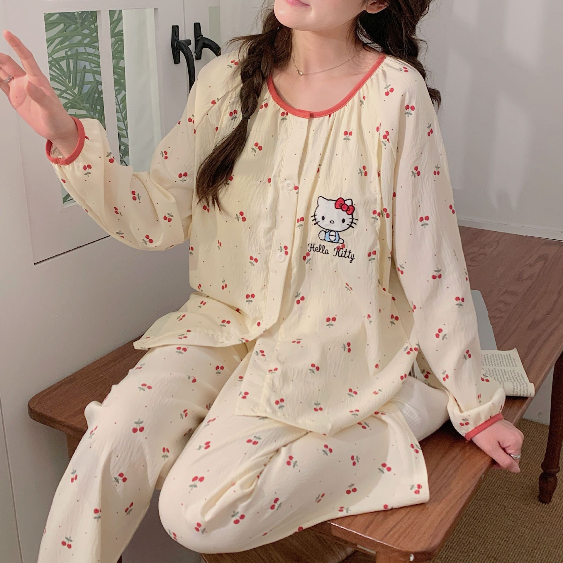 L676 # 【가슴 패드 포함】