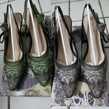 法式刺绣字母蝴蝶结包头凉鞋女夏季新款d尖头小猫跟家百搭高跟鞋