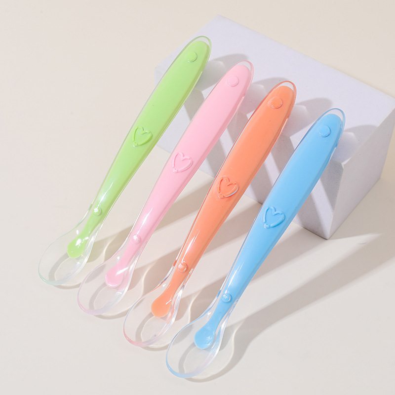 Cuchara de silicona para bebés recién nacidos con agua y arroz Cuchara pequeña vajilla para niños Complemento alimenticio Cuchara suave de silicona