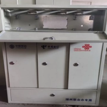 Huzhou United Коридор «три в одном» с прямым сплиттером Fusion, распределительная коробка металлического сплиттера «три в одном» стандартного размера