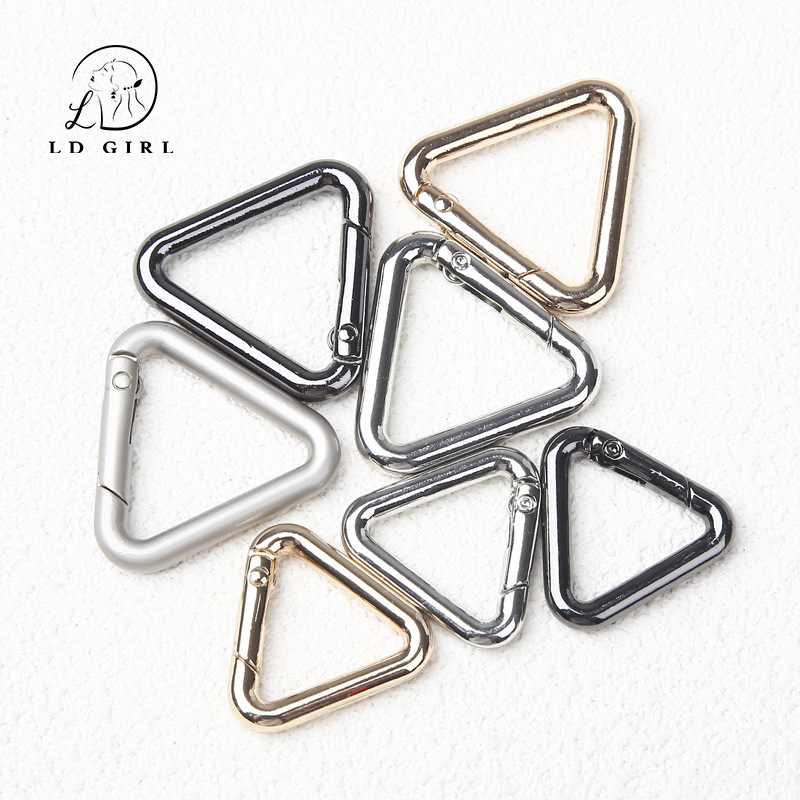 Zinc Alloy Triangle Spring Buckle Mountaineer Keychain Hanging Buckle DIY Jewelry Accessories Dog Buckle Triangle Buckle