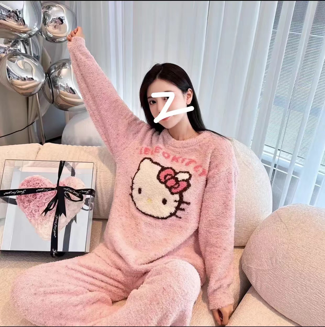 잠옷 여성의 겨울 기모 과일 쉘 새로운 하프 벨벳 헬로 키티 공동 귀여운 홈 의류 세트