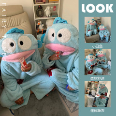 醜い魚の帽子とサンゴのベルベットのパジャマの女性の冬の新型の厚いベルベットの一体式の家のパジャマ