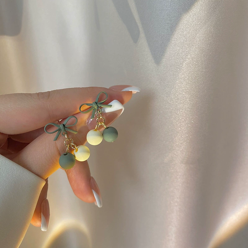 Серебряные серьги с иглой, серебро 925, акценты циркония и кошачий глаз, микроинlay, лёгкие 0.008 кг