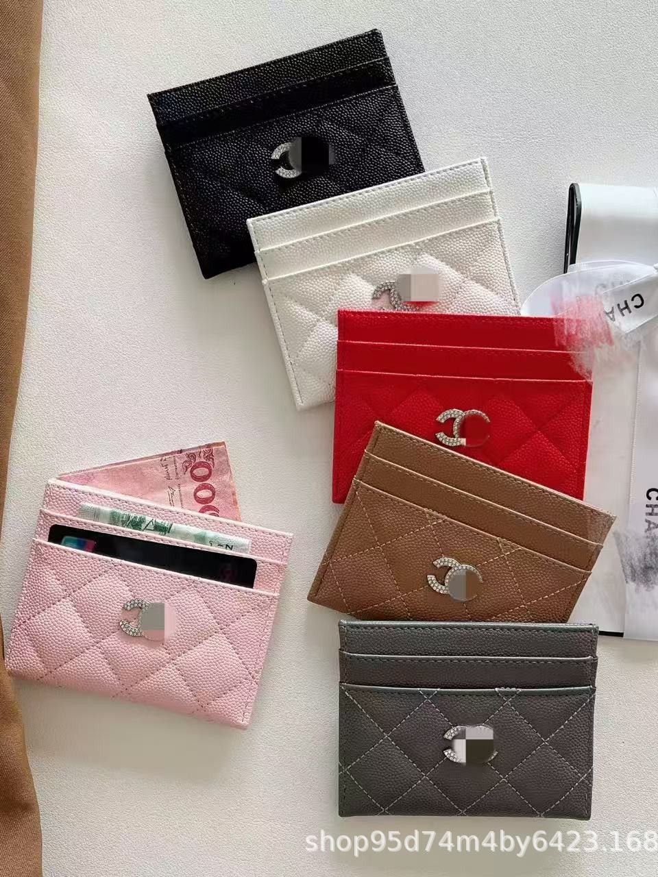 トレンディなブランドの高級カーラインカードホルダー、運転免許証、高級レザー、マルチデジタルトレンディなブランドヤングツリーフレグランススタイルダイヤモンドラベル