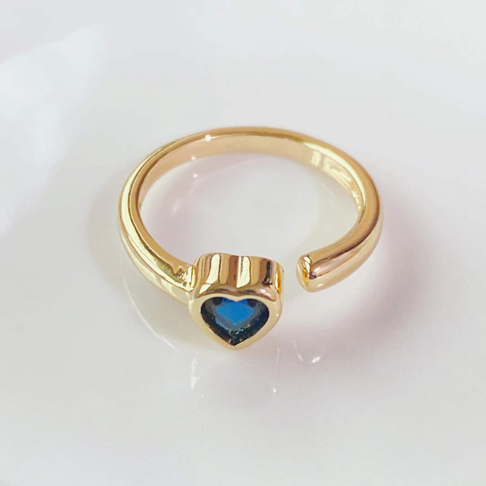 Copper 18k gold-plated gemstones inlaid simple heart-shaped opening adjustable ring