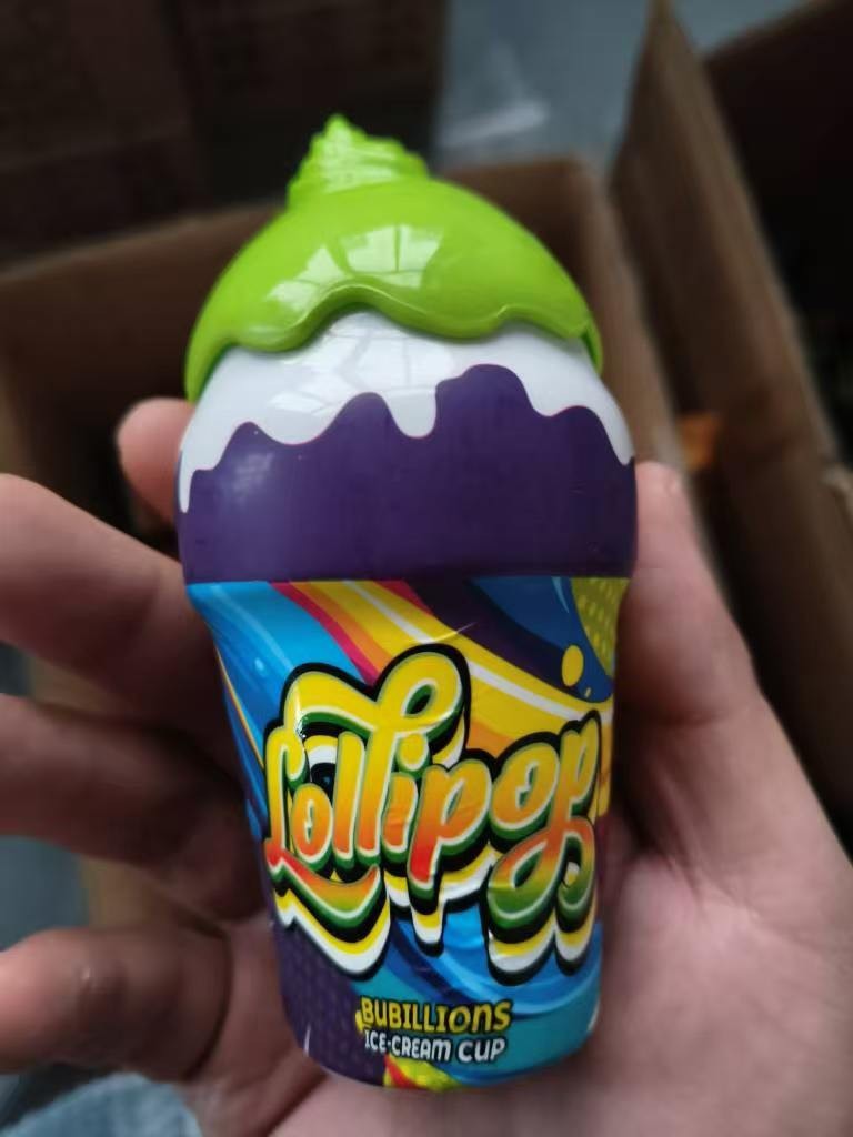 Bubble wands, outdoor bubble play during summer vacation, ice cream, bubble bottles, safe and fun bubble solution for children, cute and worry-free.