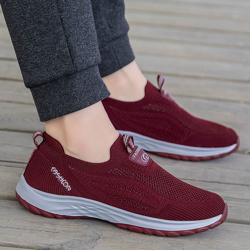 Обувь для папы среднего и пожилого возраста, лето 2024, дышащая сетчатая обувь без шнуровки, удобная спортивная женская прогулочная обувь для среднего и пожилого возраста