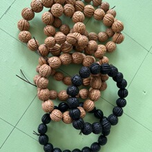 桃核手串文玩养生，野生桃核小金豆原皮 原相机拍摄 一物一图