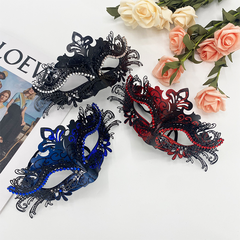 Ventas transfronterizas máscaras de hierro forjado de plástico de alta calidad máscaras de maquillaje de plástico pintadas máscaras de carnaval