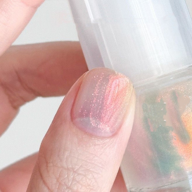 Long-lasting summer nail polish